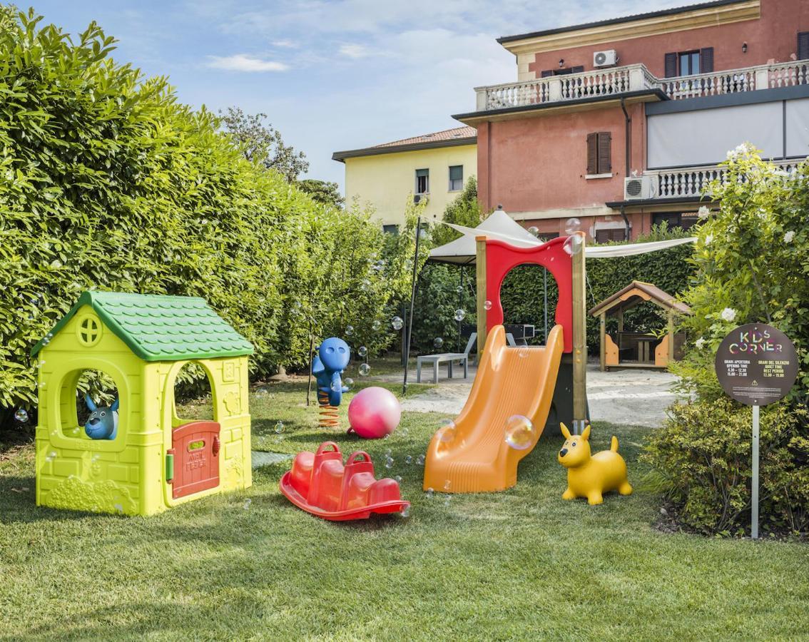 Enjoy Garda Hotel Peschiera del Garda Exterior foto