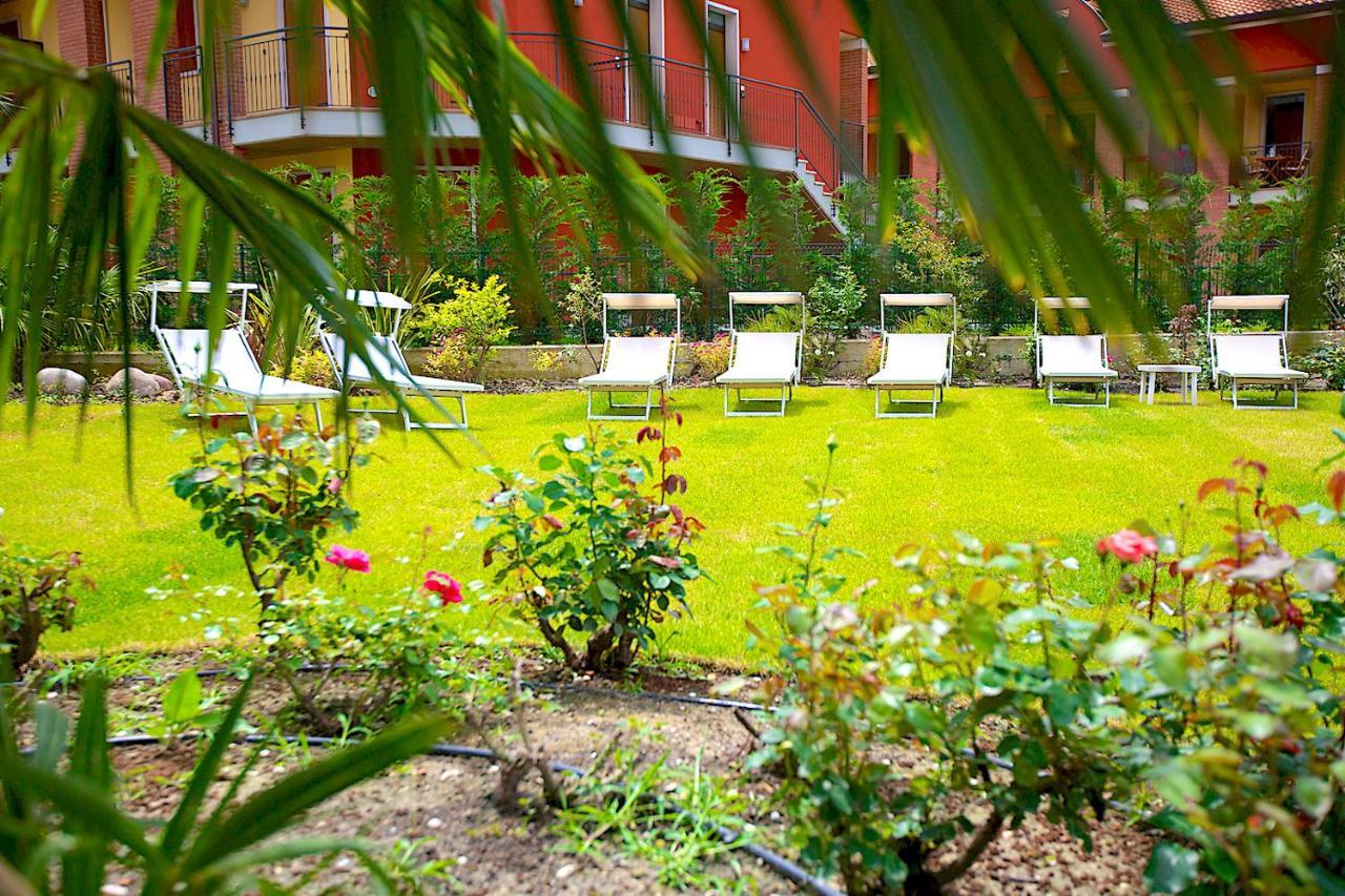 Enjoy Garda Hotel Peschiera del Garda Exterior foto