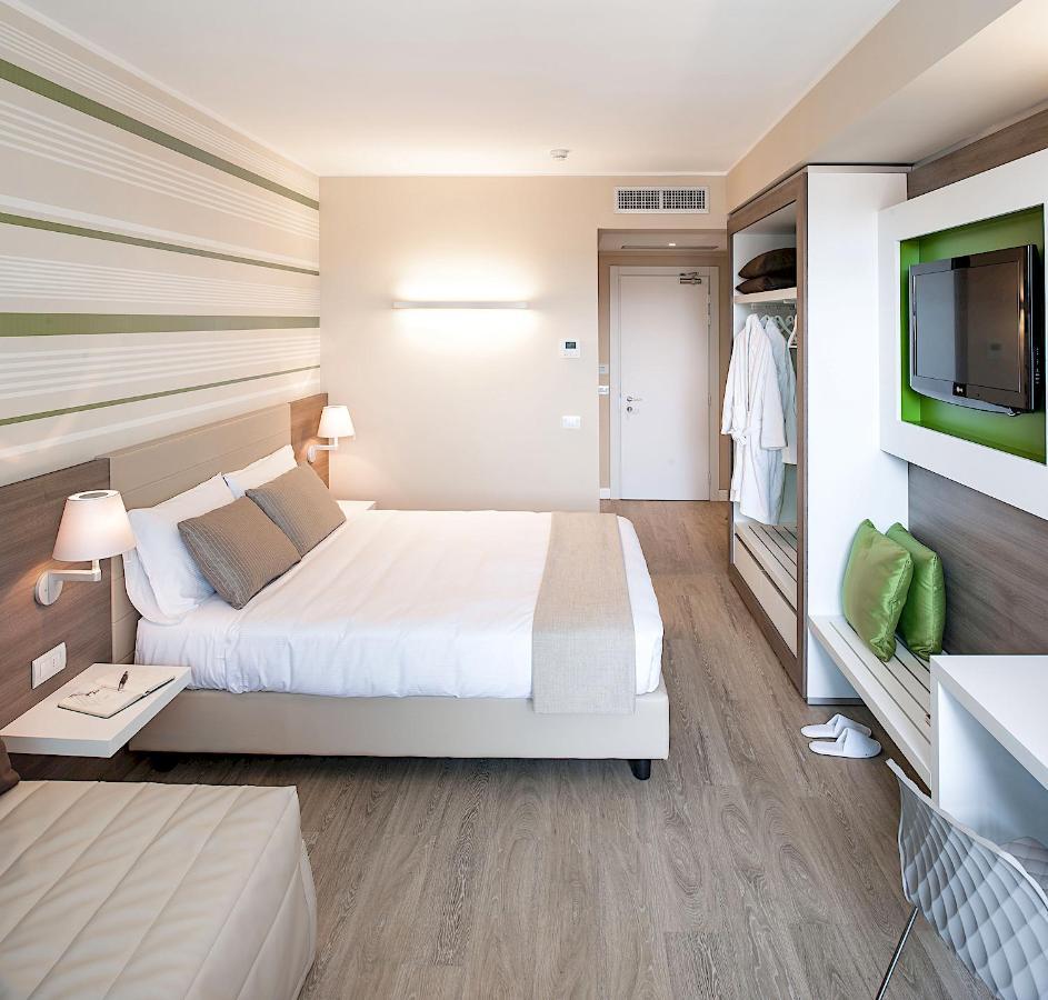 Enjoy Garda Hotel Peschiera del Garda Exterior foto